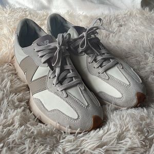 New Balance 327 Sneaker